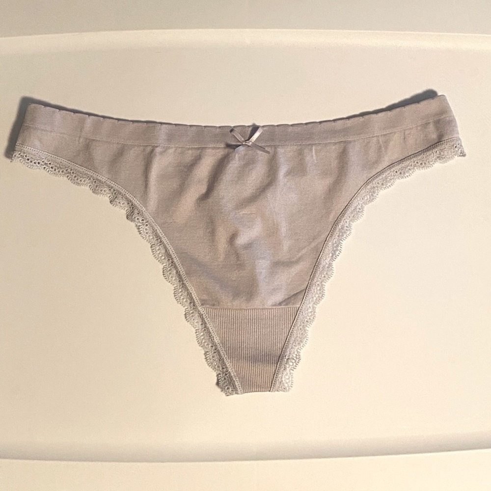 NWT Love by Gap Seamless Thong